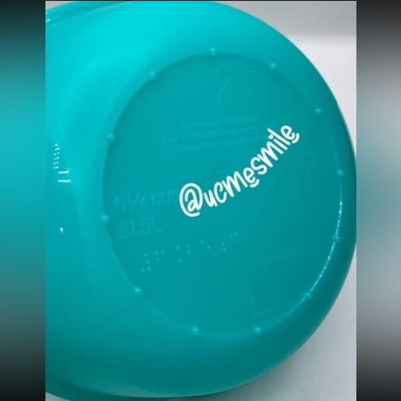 Tupperware Set of (3) Crystalwave Round Microwave Containers With Spout - Picture 7 of 10